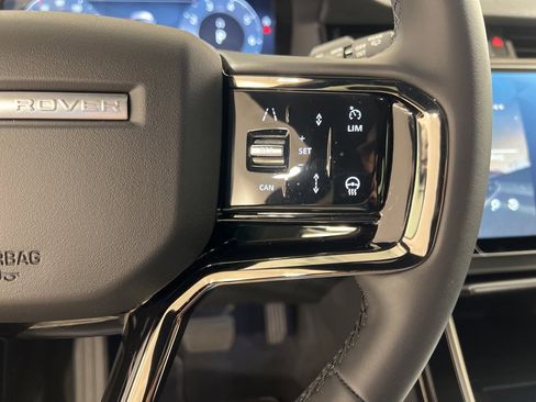 Used 2025 Land Rover Range Rover Evoque S image 13