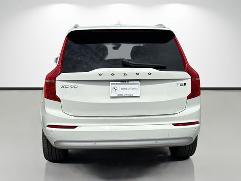 Used 2022 Volvo XC90 T5 Momentum w/ Protection Package Premier AWD/4WD image 4