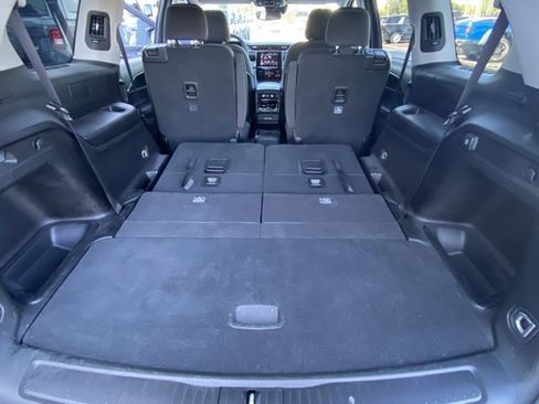 Used 2023 Jeep Grand Cherokee L Laredo image 25