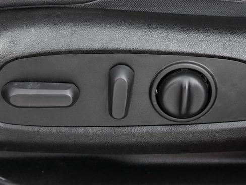 Used 2022 Chevrolet Bolt EUV Premier image 18