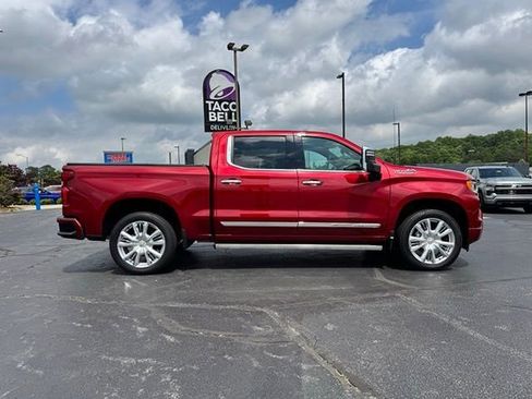 Used 2024 Chevrolet Silverado 1500 High Country w/ High Country Premium Package AWD/4WD image 6