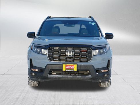 Used 2023 Honda Passport TrailSport image 2