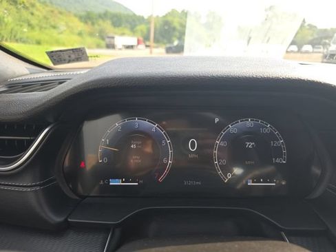 Used 2023 Jeep Grand Cherokee Altitude AWD/4WD image 18