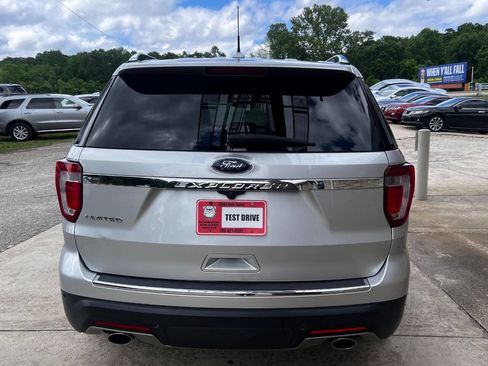 Used 2019 Ford Explorer Limited w/ Class III Trailer Tow Package FWD image 5