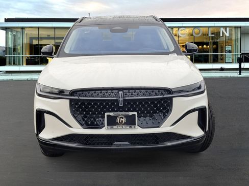 New 2026 Lincoln Nautilus Reserve image 2