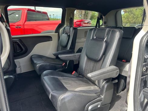 Used 2019 Dodge Grand Caravan SXT FWD image 25