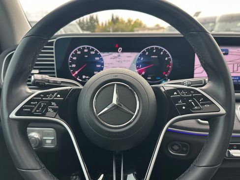 Used 2024 Mercedes-Benz GLE 350 4MATIC image 24