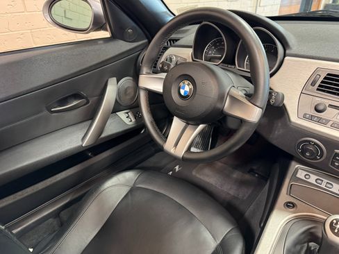 Used 2003 BMW Z4 3.0i image 44