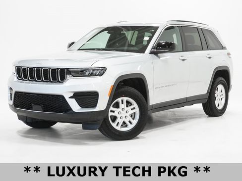 Certified 2025 Jeep Grand Cherokee Laredo w/ Luxury Tech Group I image 1