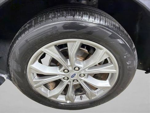 Used 2023 Ford Explorer XLT w/ Equipment Group 202A RWD image 20