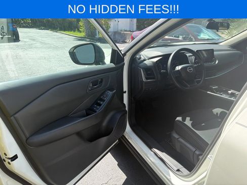 Used 2025 Nissan Rogue S FWD image 9