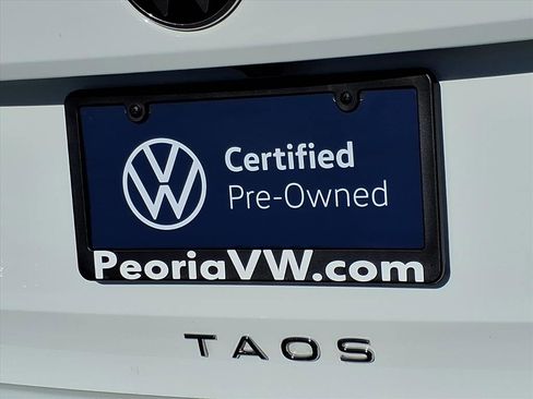 Certified 2022 Volkswagen Taos SE image 13