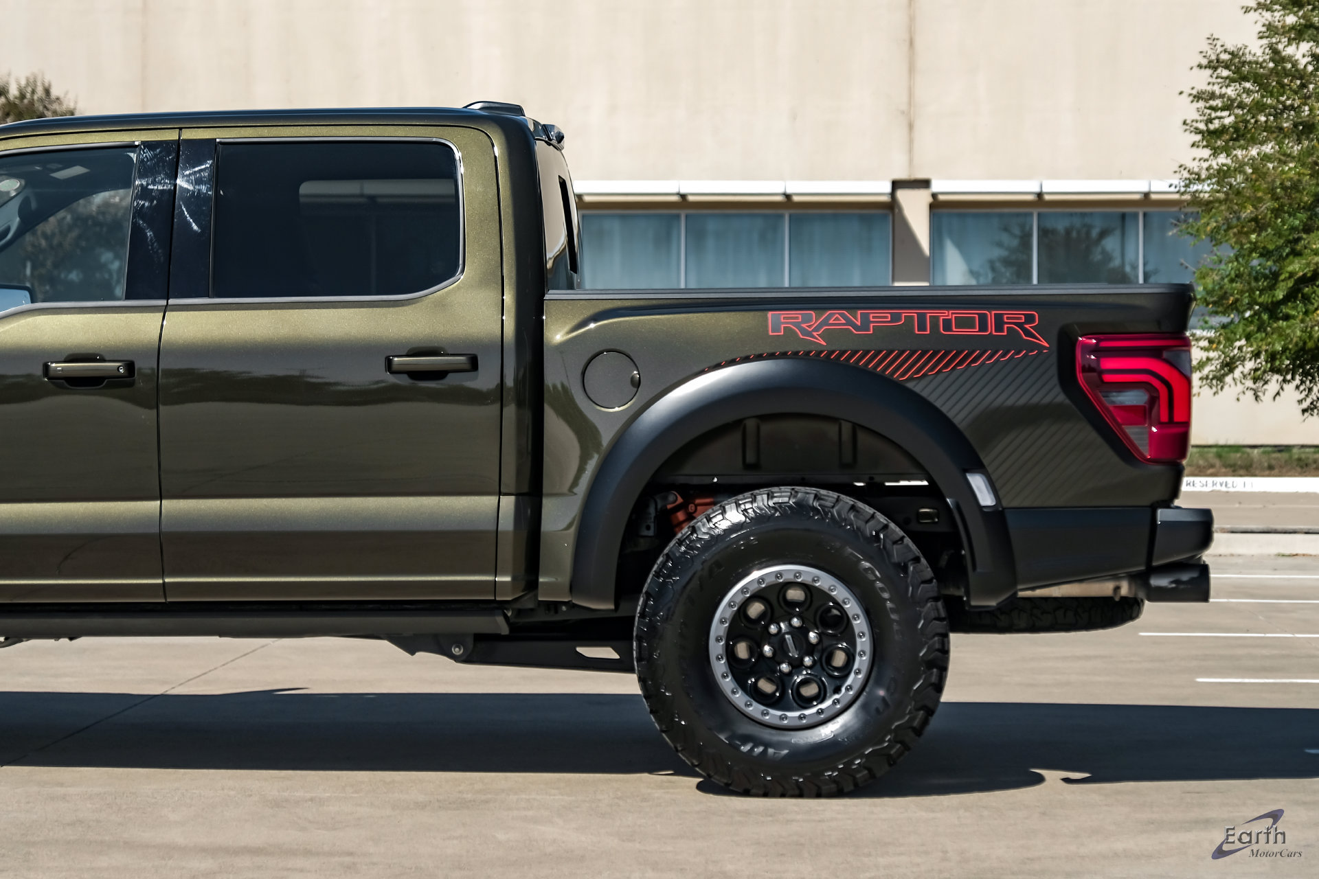 Used 2025 Ford F150 Raptor AWD/4WD image 9