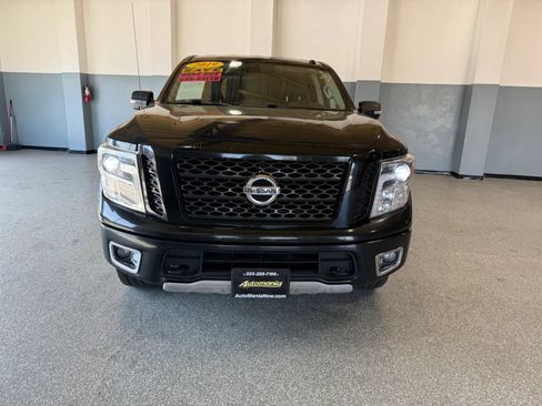 Used 2019 Nissan Titan PRO-4X AWD/4WD image 2