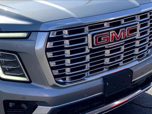 Used 2025 GMC Yukon Denali image 30