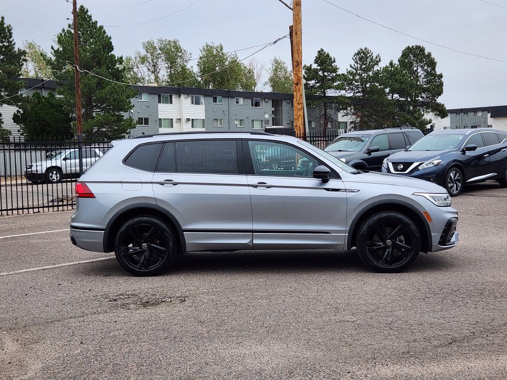 Certified 2024 Volkswagen Tiguan SE R-Line AWD/4WD image 4
