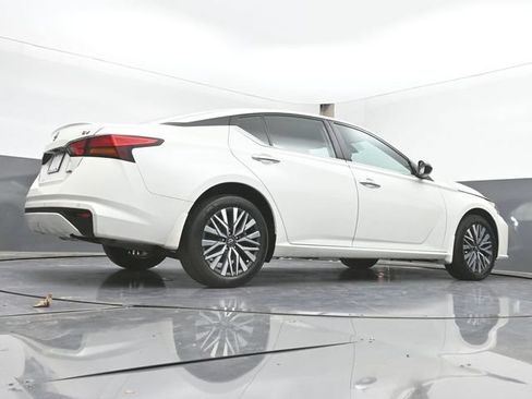 Used 2024 Nissan Altima 2.5 SV AWD/4WD image 43