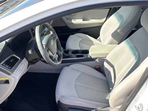 Used 2016 Hyundai Sonata SE w/ Cargo Package image 8