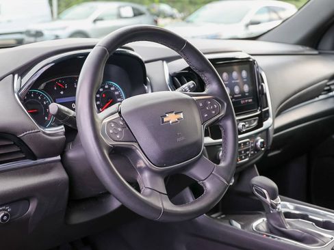Used 2023 Chevrolet Traverse LT FWD image 34