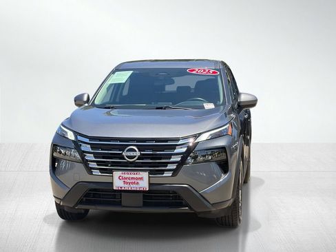 Used 2025 Nissan Rogue SV FWD image 13