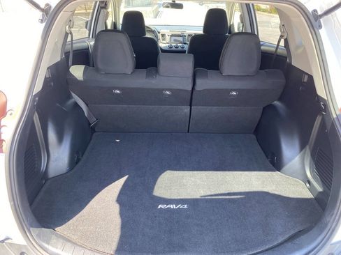 Used 2015 Toyota RAV4 LE FWD image 24