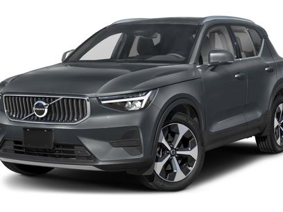 Used 2025 Volvo XC40 B5 Core