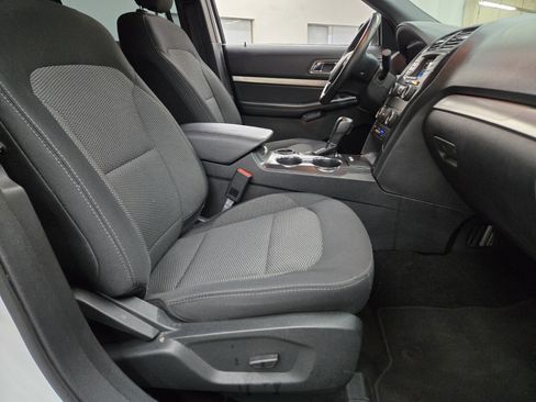 Used 2019 Ford Explorer XLT w/ Class III Trailer Tow Package FWD image 13