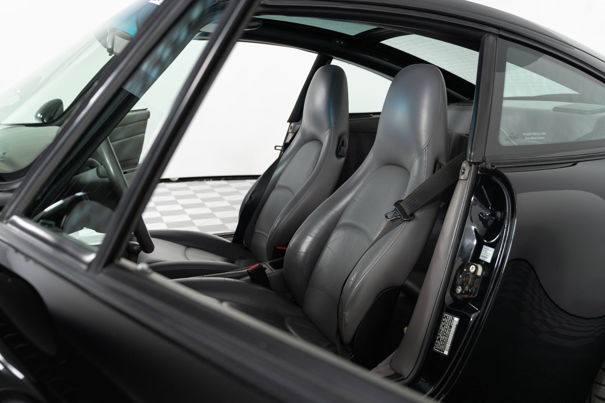Used 1996 Porsche 911 Targa RWD image 4