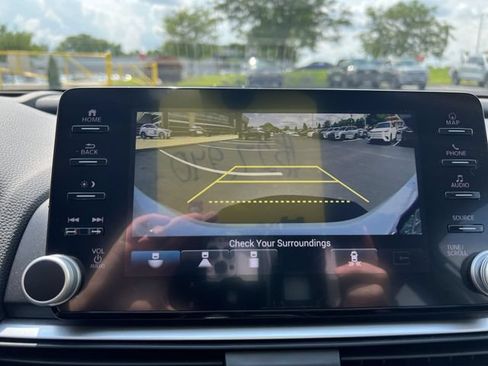 Used 2020 Honda Accord Touring image 15