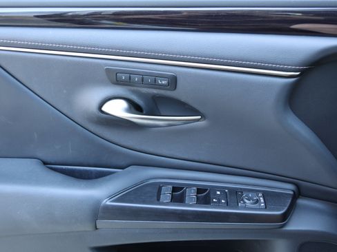 Used 2021 Lexus ES 300h w/ Premium Package FWD image 12