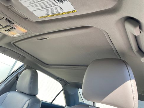 Used 2014 Toyota Camry XLE image 4