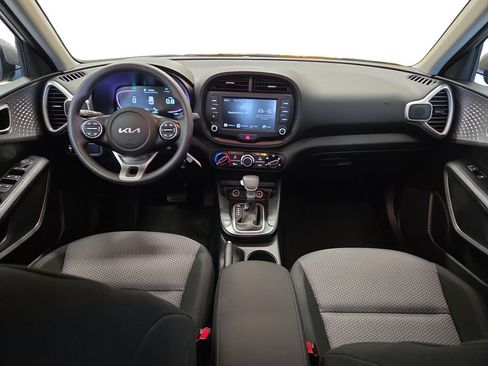 Used 2025 Kia Soul LX w/ LX Technology Package FWD image 10