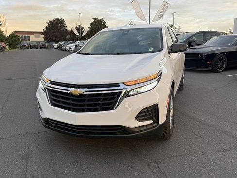 Used 2022 Chevrolet Equinox LS w/ LS Convenience Package image 10