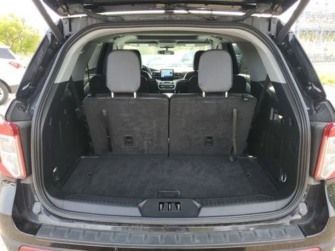 Used 2024 Ford Explorer XLT w/ Equipment Group 202A AWD/4WD image 8