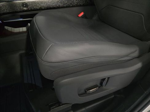 New 2026 Land Rover Defender 110 OCTA image 30