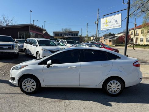 Used 2014 Ford Fiesta S image 2