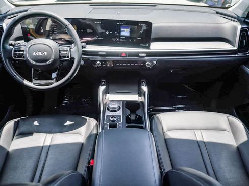 Certified 2025 Kia Sorento EX AWD/4WD image 11