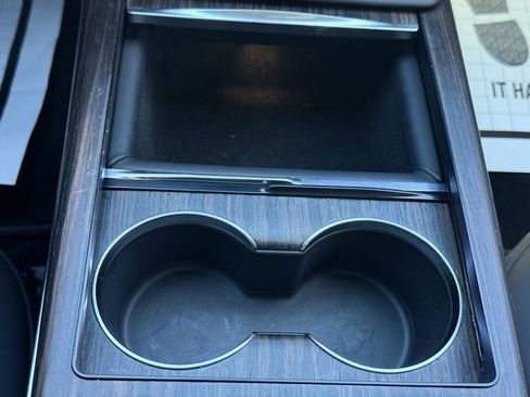 Used 2021 Tesla Model S Plaid image 17