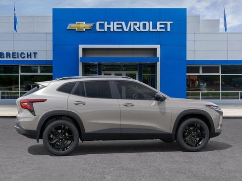 New 2026 Chevrolet Trax ACTIV w/ Sunroof Package FWD image 5