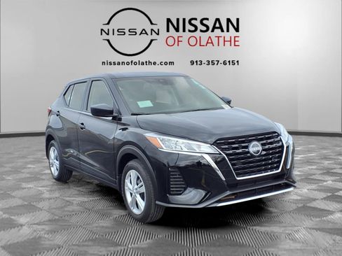 Certified 2025 Nissan Kicks Play S image 29