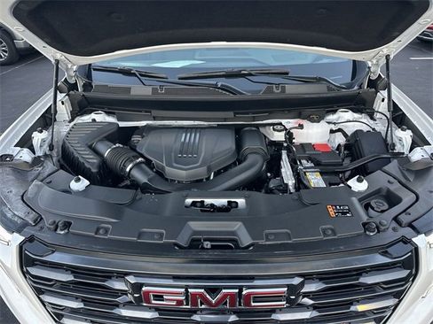 Used 2025 GMC Acadia AT4 w/ LPO, All-Weather Package image 30