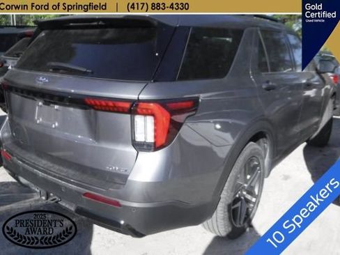 Used 2025 Ford Explorer ST-Line w/ ST-Line Street Pack AWD/4WD image 4