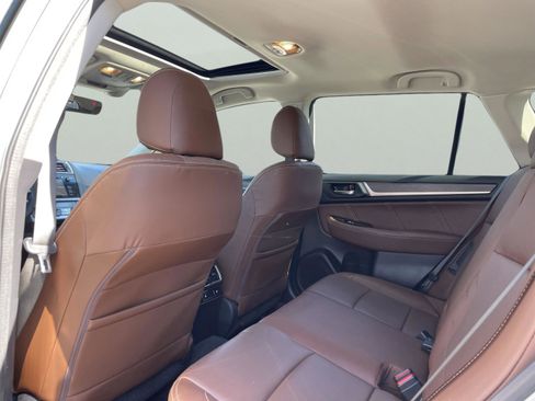 Used 2017 Subaru Outback 3.6R Touring image 17