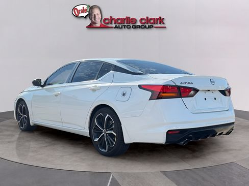 Used 2024 Nissan Altima 2.5 SR w/ SR Premium Package FWD image 4