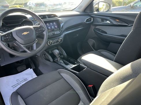 Used 2023 Chevrolet TrailBlazer LT w/ Convenience Package FWD image 29