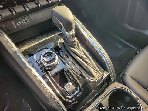 New 2026 GMC Canyon Elevation w/ Convenience Package image 17