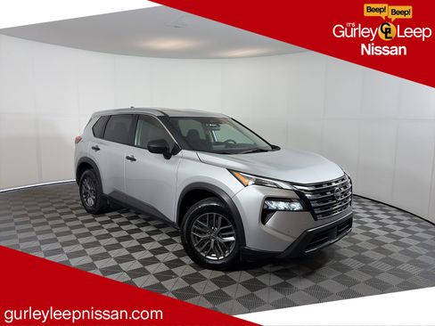 Used 2024 Nissan Rogue S AWD/4WD image 1