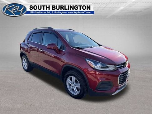 Used 2020 Chevrolet Trax LT w/ Sun & Sound Package AWD/4WD image 9