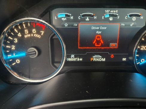 Used 2018 Ford F150 Lariat w/ Equipment Group 502A Luxury AWD/4WD image 11