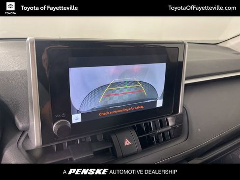 Used 2025 Toyota RAV4 XLE FWD image 26